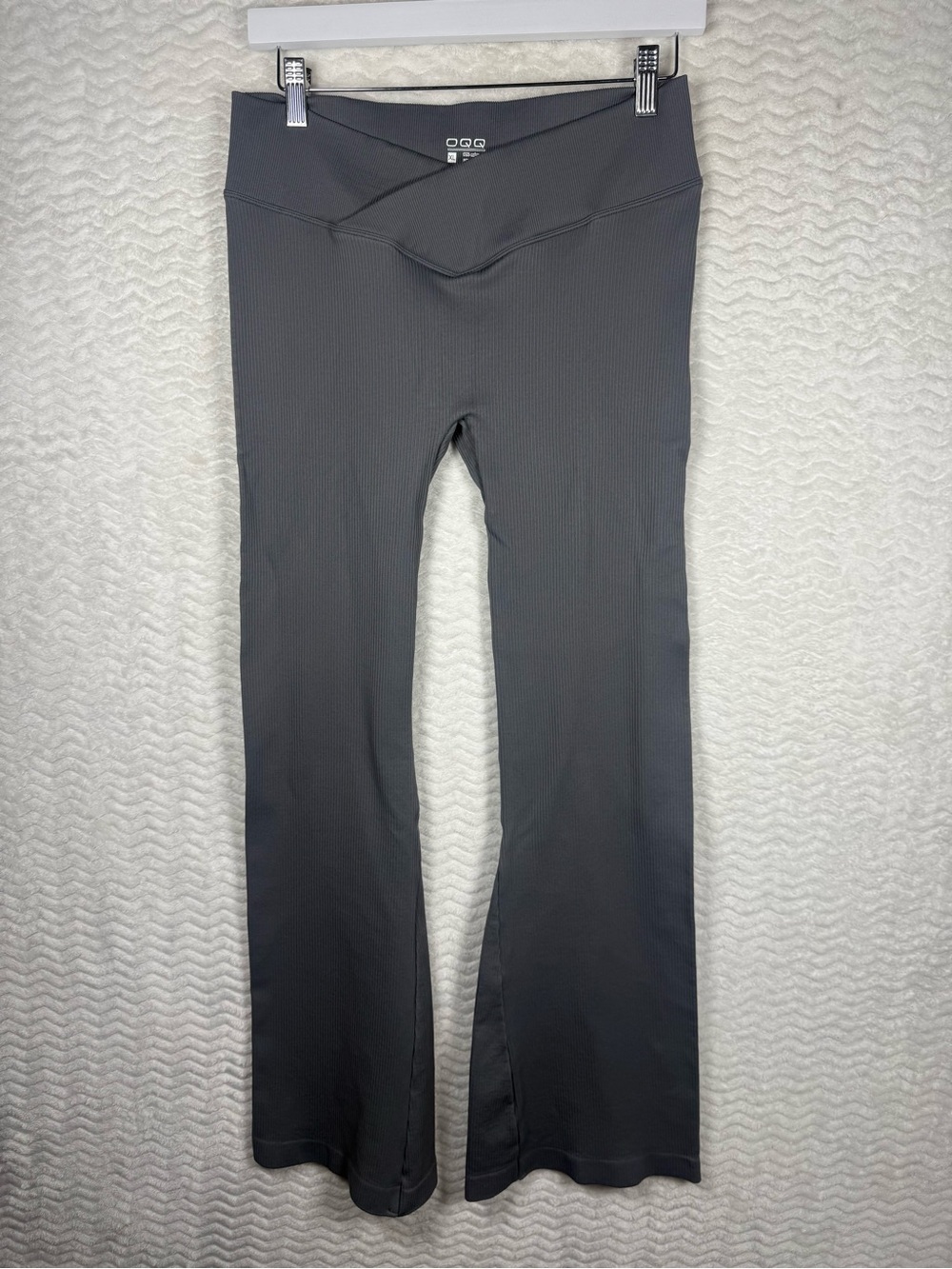 OQQ Flared Ribbed Leggings with V-Front Waistband - Gray